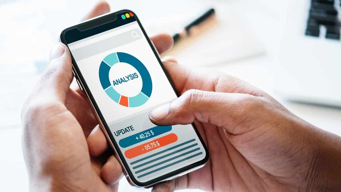 Why Security Guard Reporting Software Improves Your Bottom-Line 10 Analysis analytics cellphone 984543